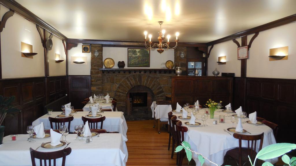Logis Hotel Restaurant Des Voyageurs Pont-de-Salars Екстер'єр фото