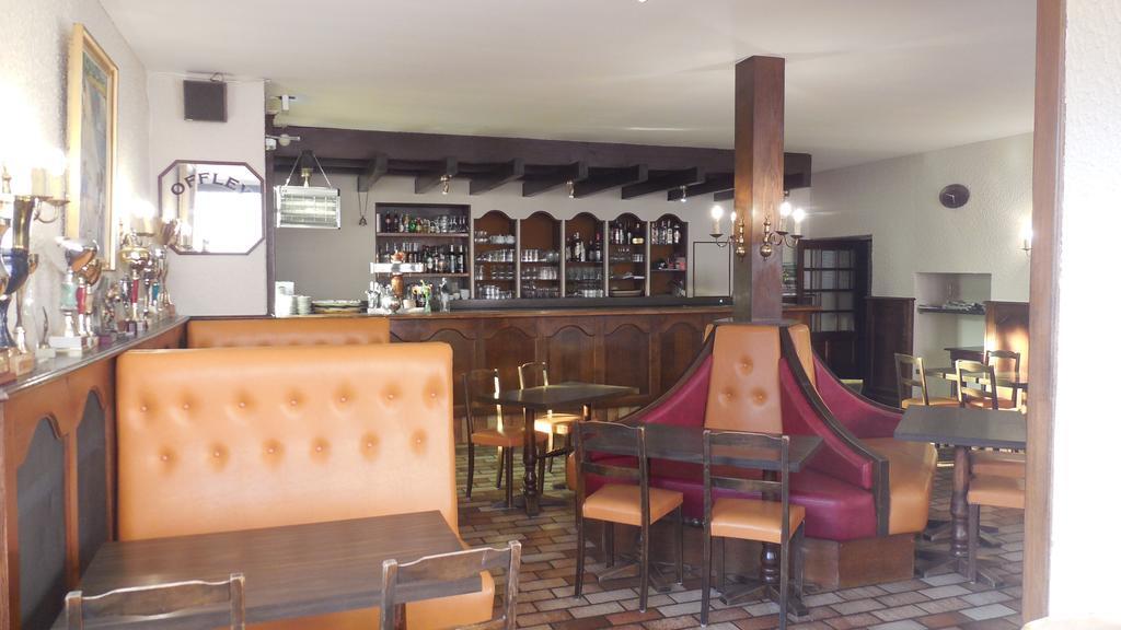 Logis Hotel Restaurant Des Voyageurs Pont-de-Salars Екстер'єр фото