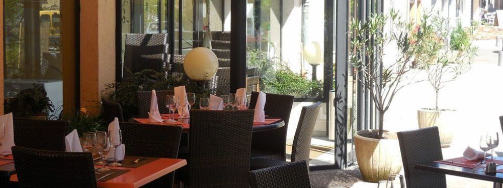 Logis Hotel Restaurant Des Voyageurs Pont-de-Salars Екстер'єр фото